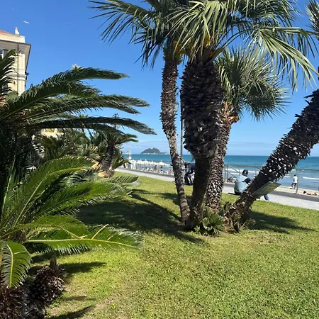A Un Soffio Dal Mare -appartamento Ad Alassio